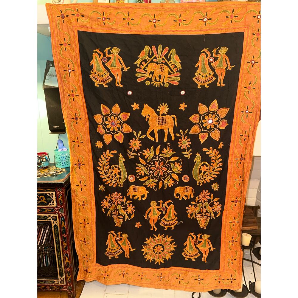 VINTAGE INDIAN FOLK ART MIRROR TAPESTRY EMBROIDERED BANJARA KANTHA WALL HANGING